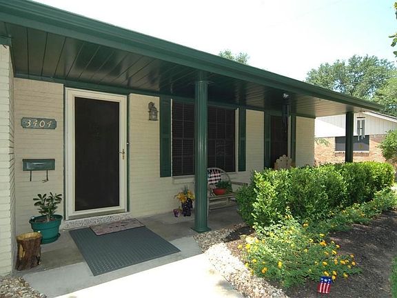3rd image of 3404 Randall Dr