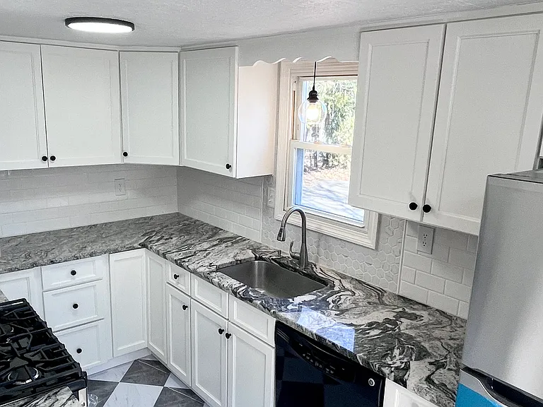126 S Main St — Photo 5