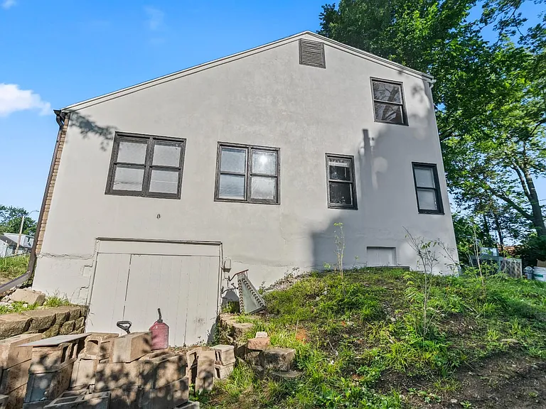4244 E 67th Ter — Photo 19