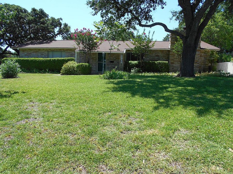 1st image of 1025 Bluebonnet Dr