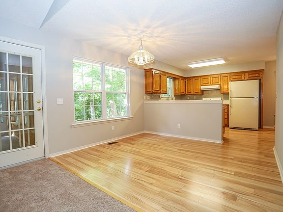 5th image of 5 Cherhill Dr