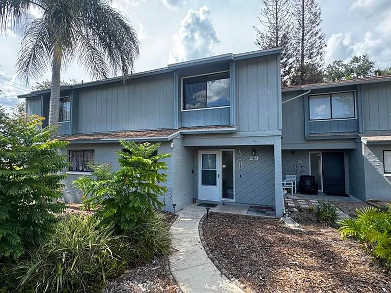 29 Fair Oaks Cir — Photo 1