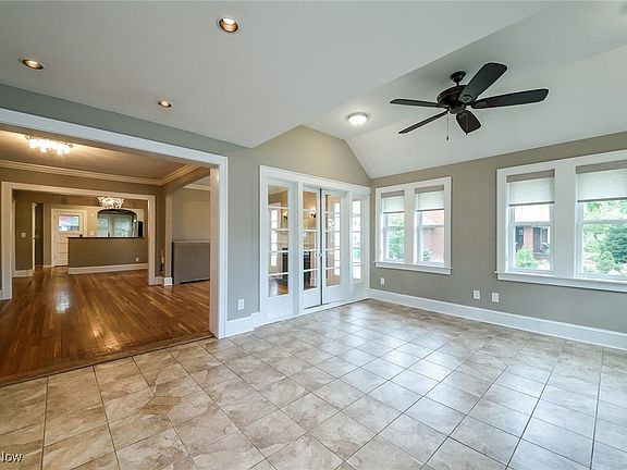 3rd image of 15731 Lake Ave