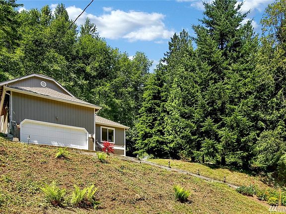 5th image of 347 E Alder Dr