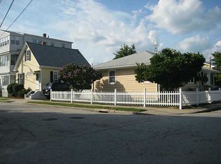 31 Ethan St, Providence, RI 02909