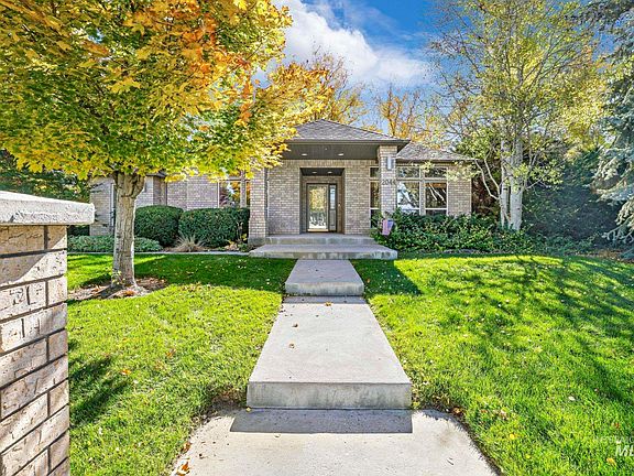 3rd image of 2044 Candleridge Dr