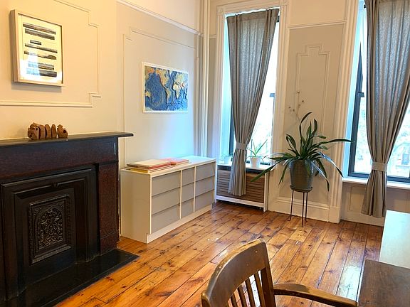 3rd image of 549 Putnam Ave #2
