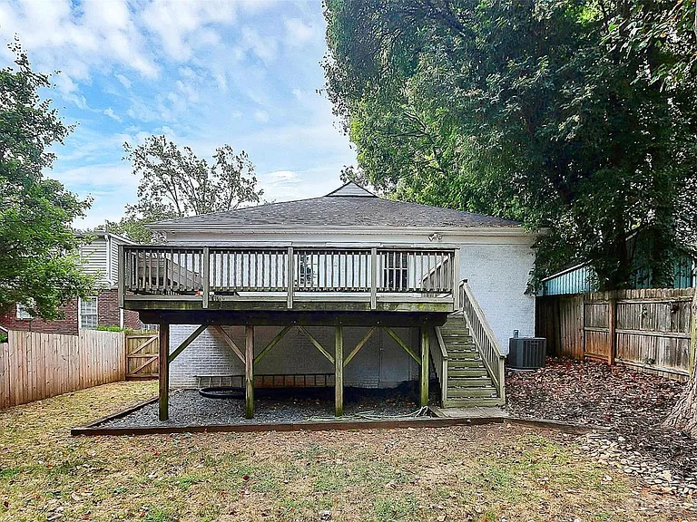 1920 Woodcrest Ave — Photo 42