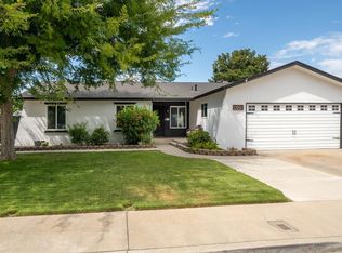 1605 Fairmont Ave, Clovis, CA 93611