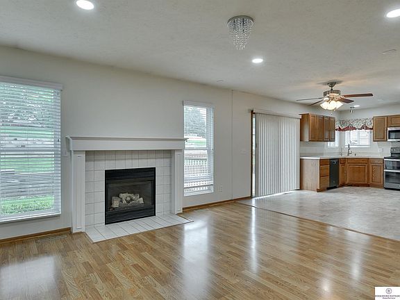 4th image of 6905 S 152nd St