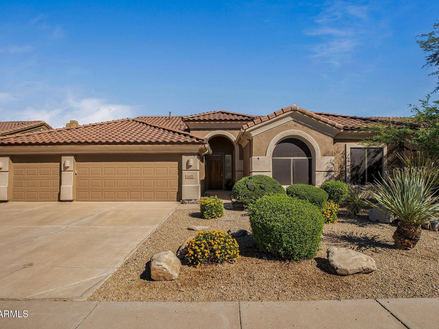 3 bed, 2367 sqft, $4,500 — Photo 1