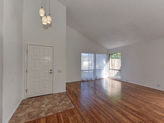 2nd image of 8138 Darien Cir