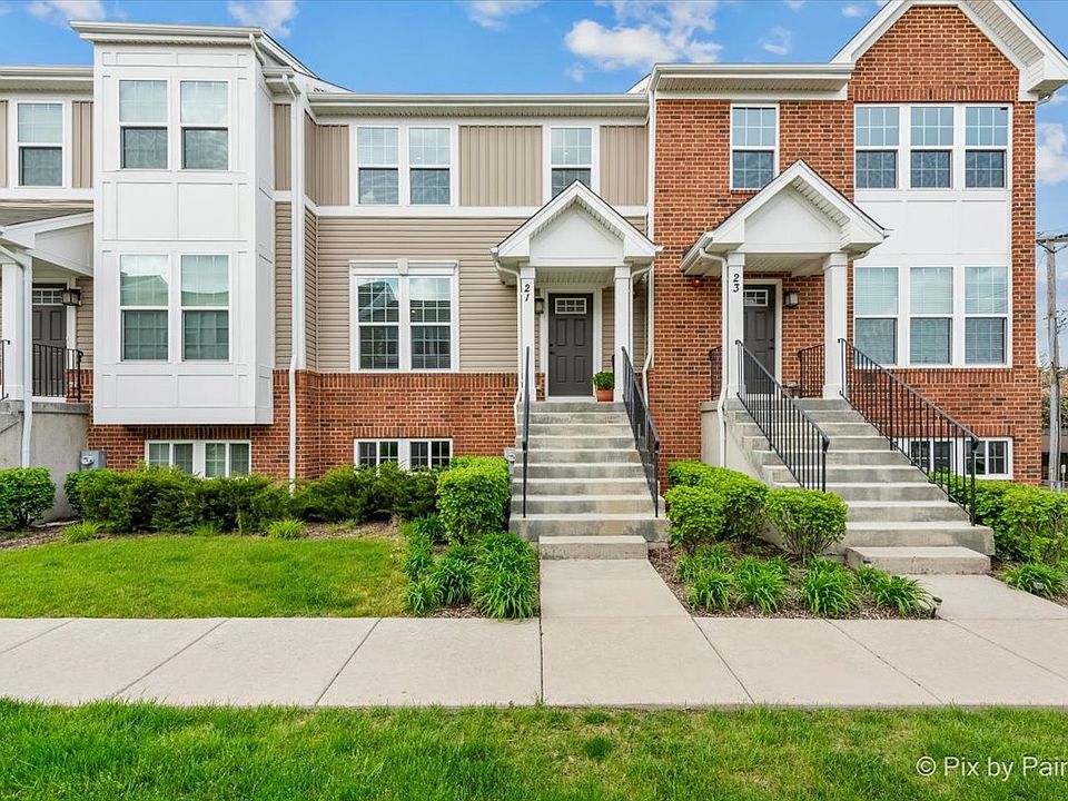 1st image of 21 Nicholas Dr E