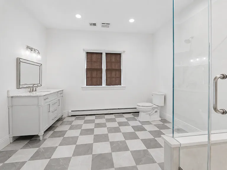 122 Helen Ct — Photo 31
