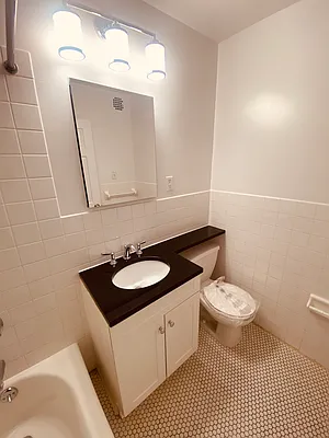 Rented by Metropolis Real Estate of Manhattan | media 16