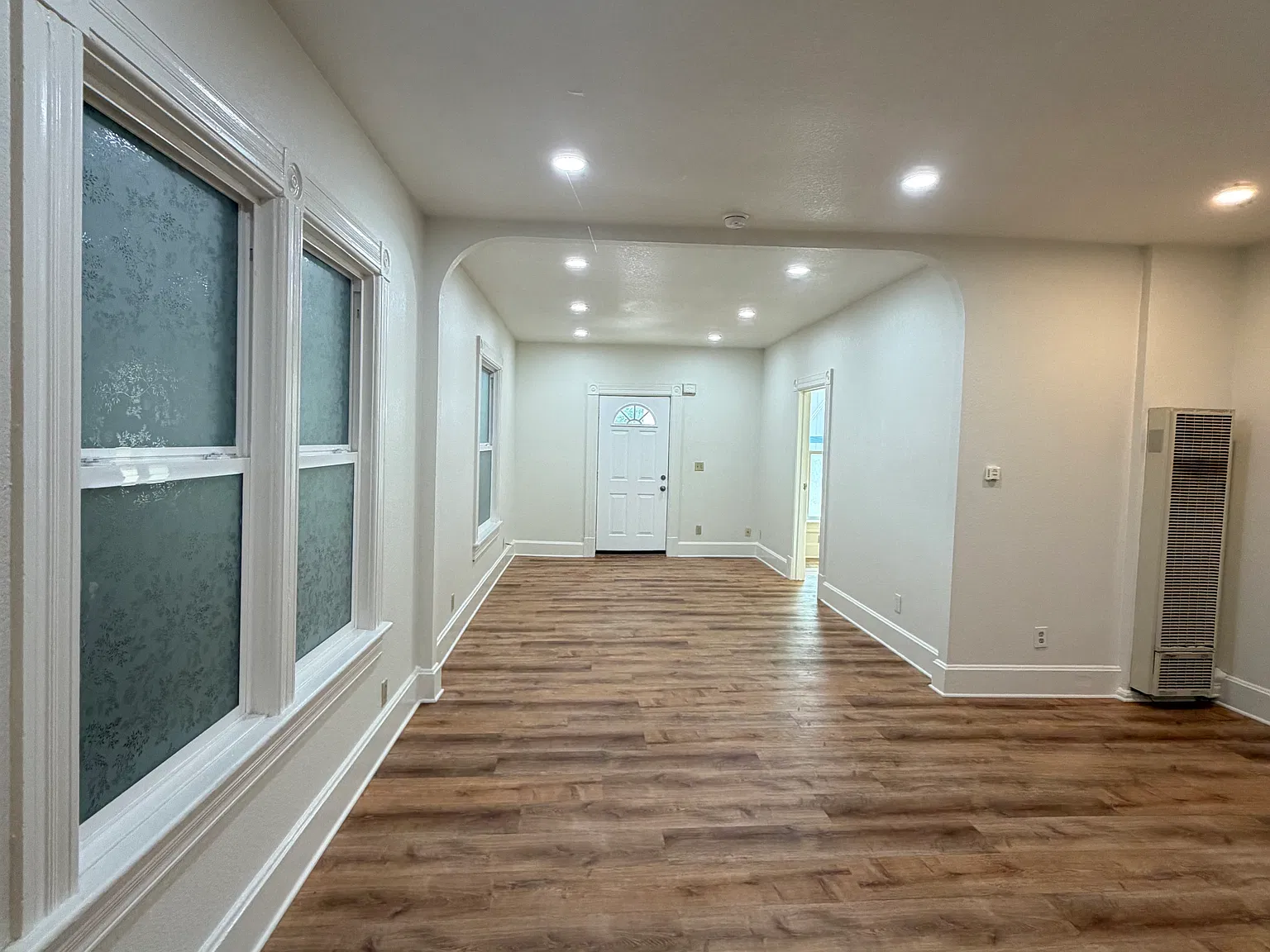 3 bed, 1000 sqft, $2,695 — Photo 2
