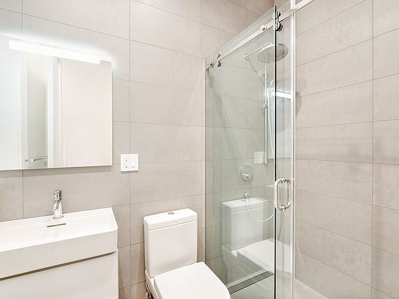 4th image of 76 Saint James Pl APT 4A