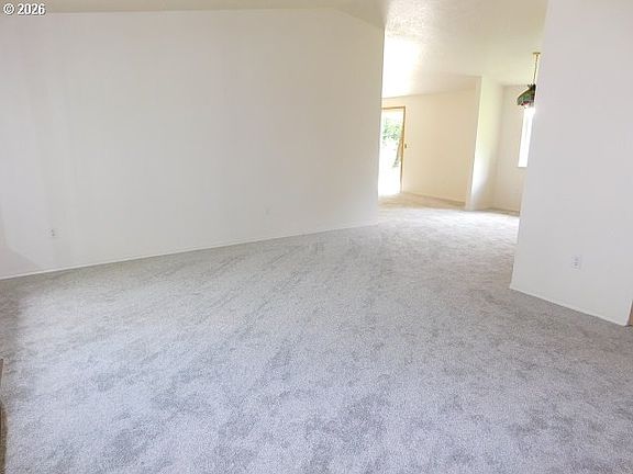 5th image of 255 D St