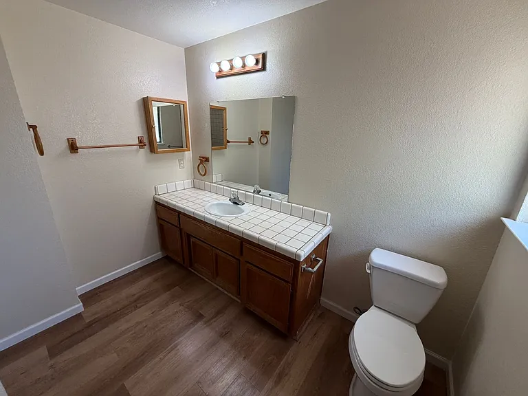 8801 Mohamed Cir — Photo 23