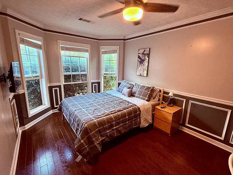 Comfortable layout with large windows