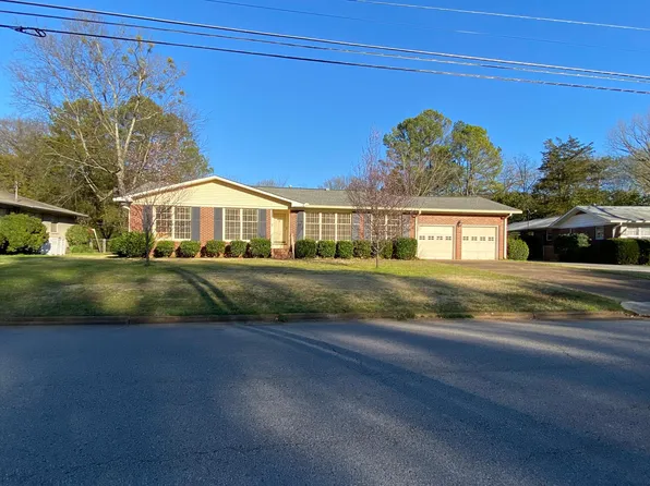 807 Watts Dr SE, Huntsville, AL 35801