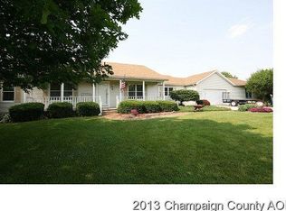 12201 Woodland Dr, Farmer City, IL 61842