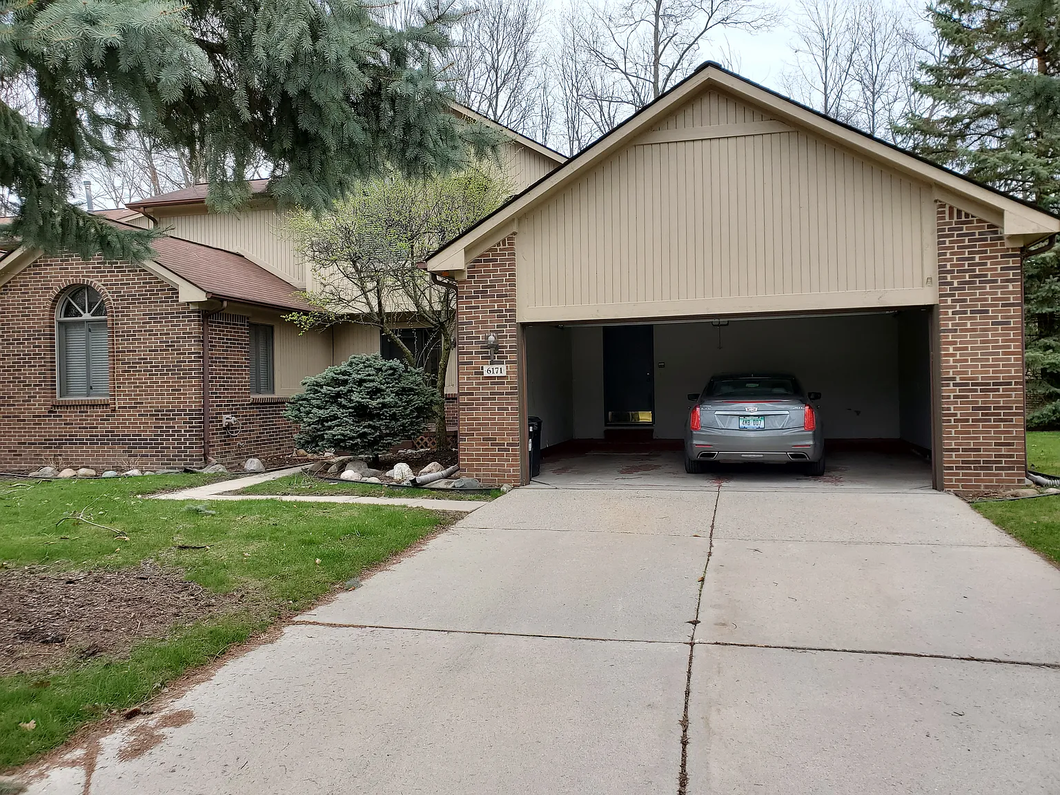 6171 Spring Vale — Photo 4
