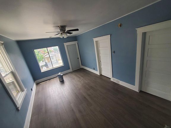 5th image of 3257 Evaline Ave