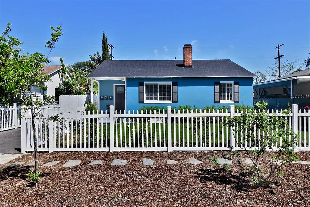 3 bed, 1201 sqft, $3,850 — Photo 3