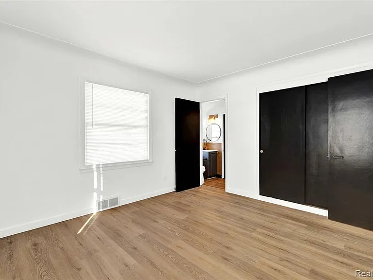 2580 Walnut Lake Rd — Photo 12