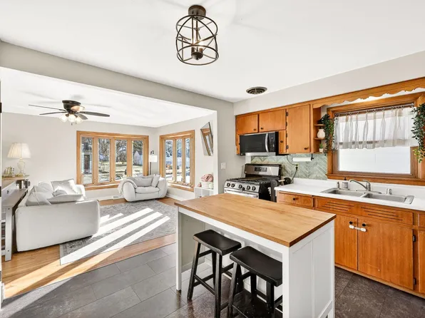 302 Buckingham Ln, Madison, WI 53714