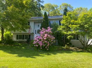 15 Cobb Rd, Denville, NJ 07834