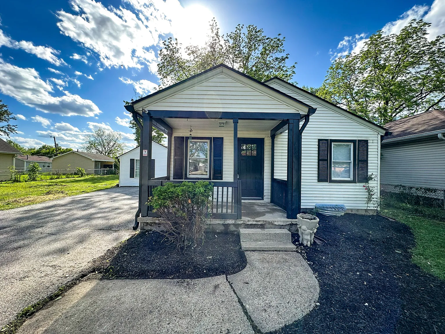608 Waldemere Ave photo 1