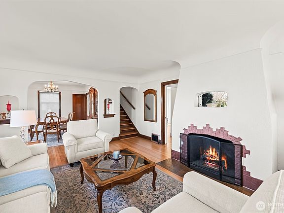 3rd image of 327 5th Street SW