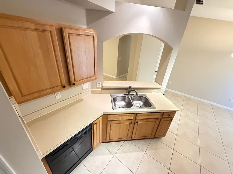 38 Vanna Ct — Photo 15