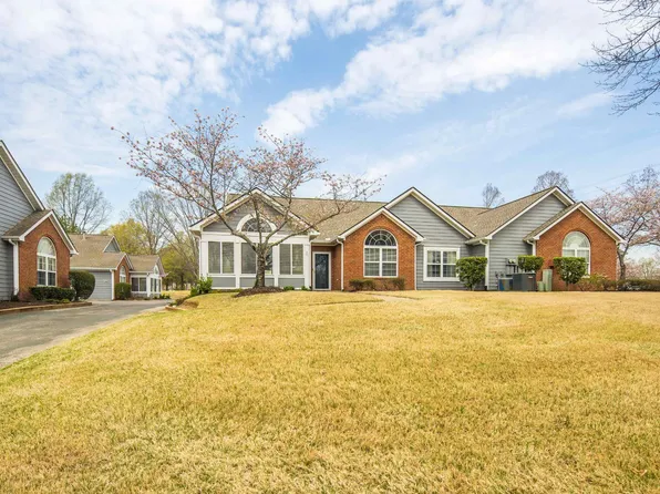 253 Oak Bluff Ln, Collierville, TN 38017