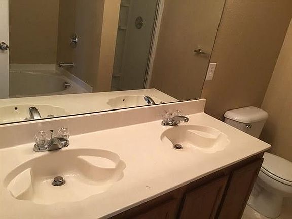 3rd image of 2636 Shorewood Dr