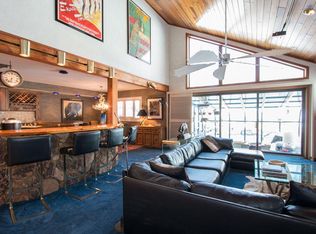 117 Saint Andrews Trl, Fontana, WI 53125