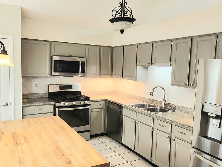 1146 Carrington Dr — Photo 8