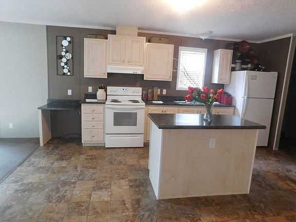 2nd image of 414 N Apple Blossom Blvd