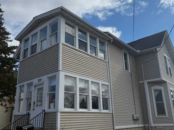 319A E Irving Ave #A, Oshkosh, WI 54901