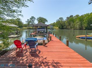 18 Cove Ct, Deltaville, VA 23043