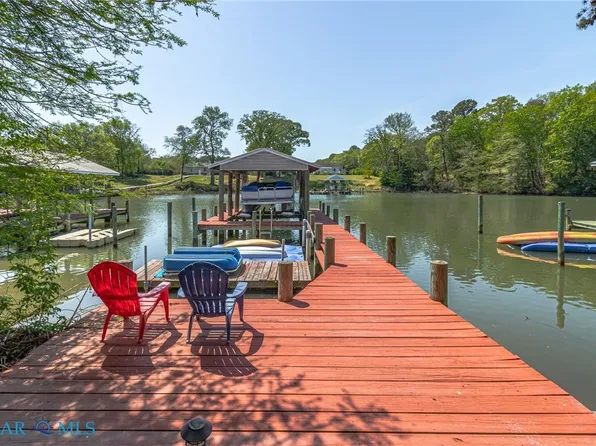 18 Cove Ct, Deltaville, VA 23043