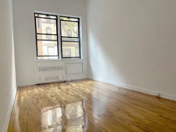 313 East 90th Street image 1 of 5