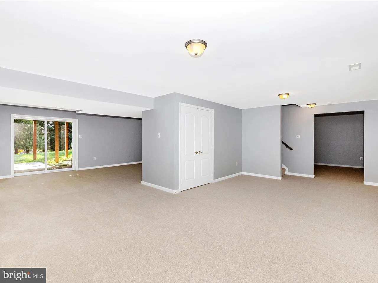 13681 Samhill Dr — Photo 2