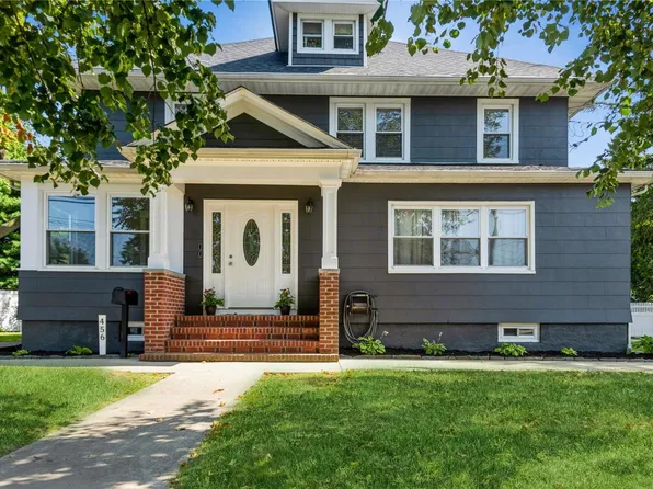 456 S Wellwood Avenue, Lindenhurst, NY 11757