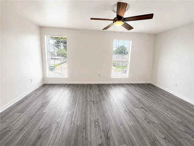 1107 Carrollton Ave — Photo 8