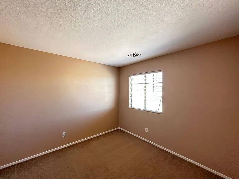 4711 Thackerville Ave — Photo 11