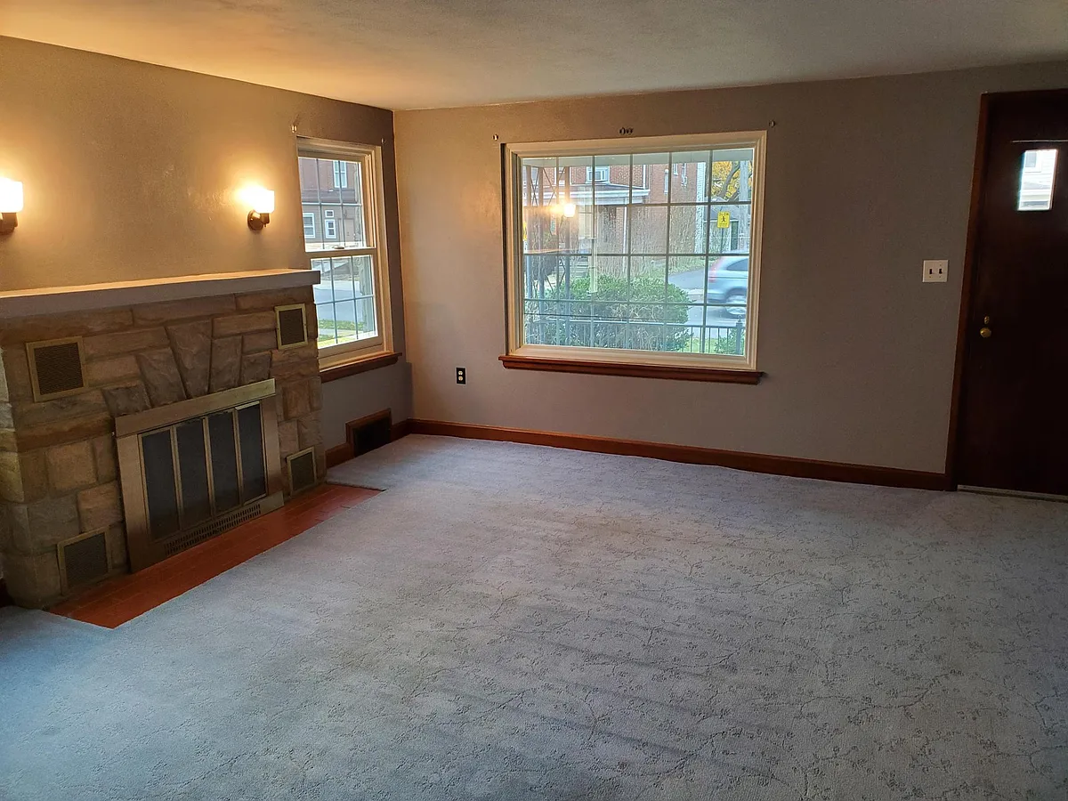 Living Room - 320 S 6th St #DOWNSTAIRS