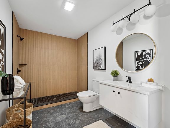 4th image of 3041 Richmond St #201